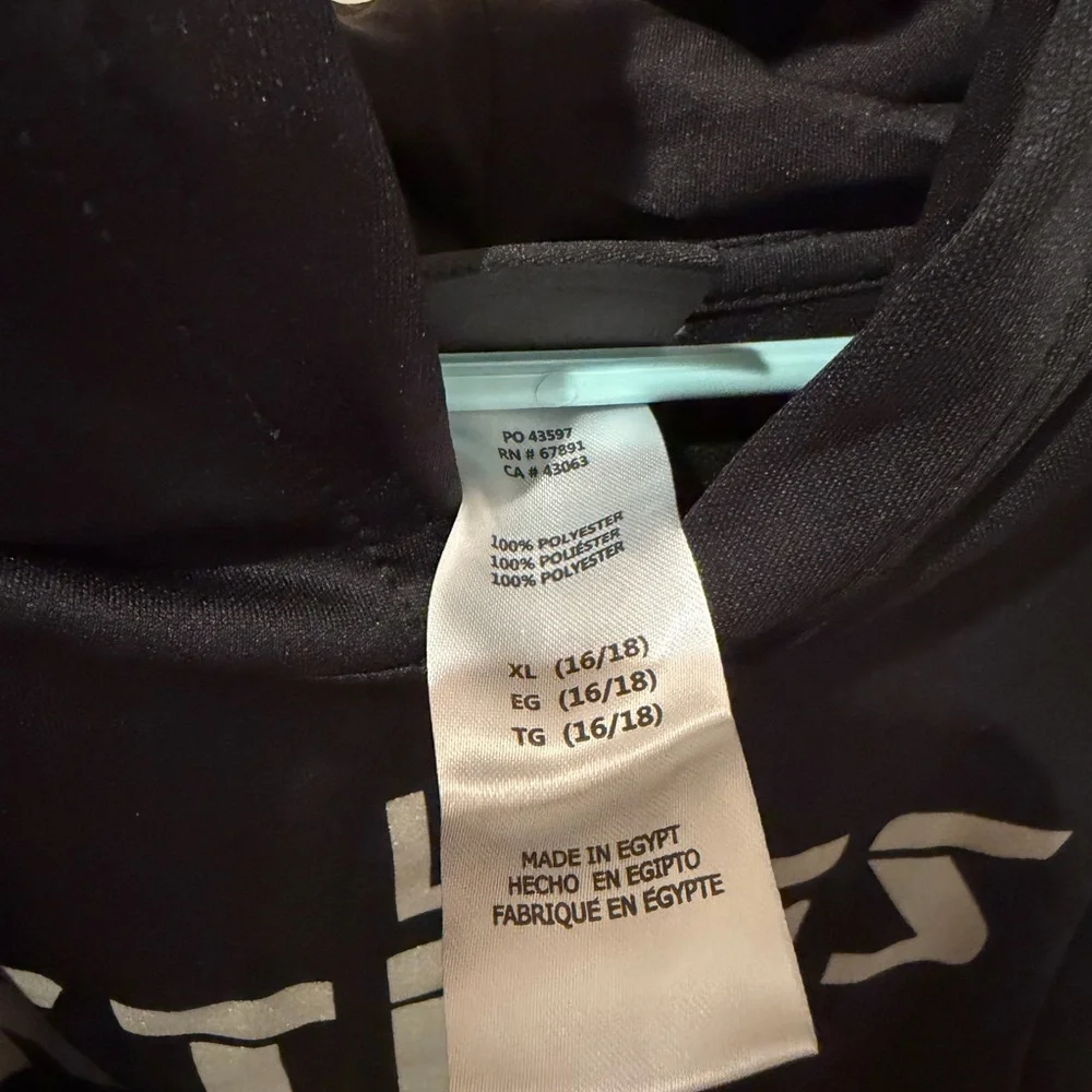 NWT LA Kings Kids Black Hoodie Sweater